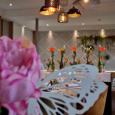 Logis Hotel Schaeffer- Restaurant Le Saint Georges Serrieres  Exterior photo